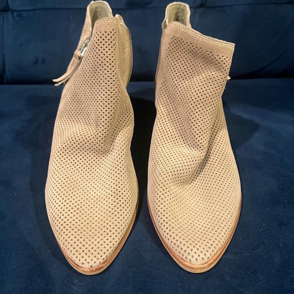 Vince Camuto Tan Perforated Ankle Boots size 8.5